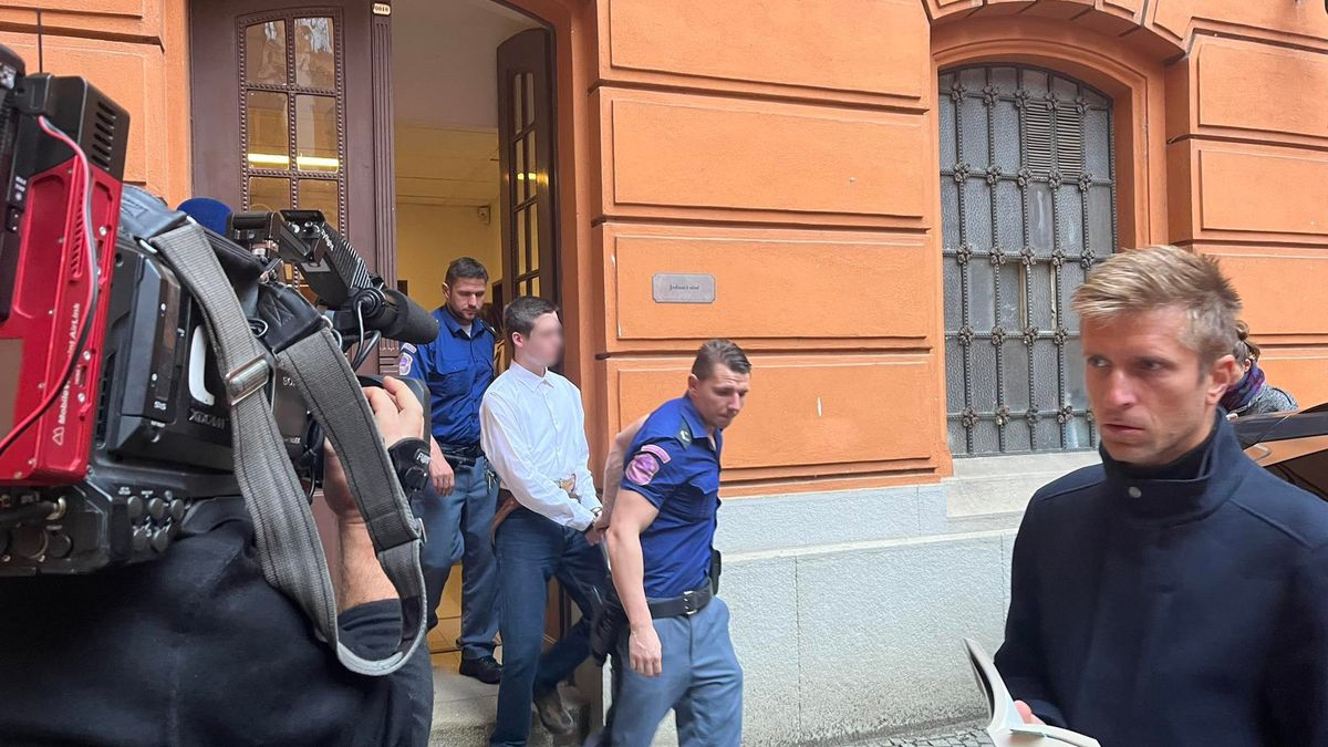 Mladík chystal bombové útoky u ambasád v Praze, dostal podmínku